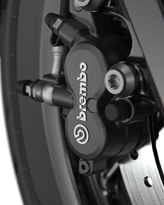 Itt látható a fekete Brembo fékrendszer.