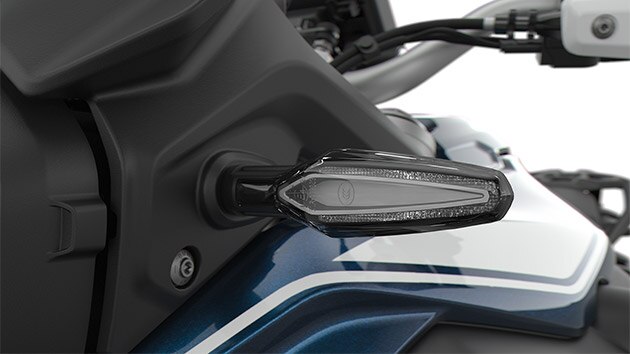 Itt az F 850 GS LED-irányjelzőit látjuk.