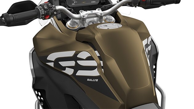 Itt az F 850 GS Adventure tankját látjuk.