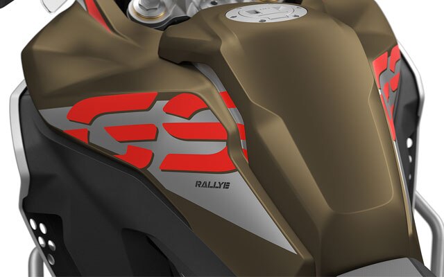 Itt az F 850 GS Adventure tankját látjuk.