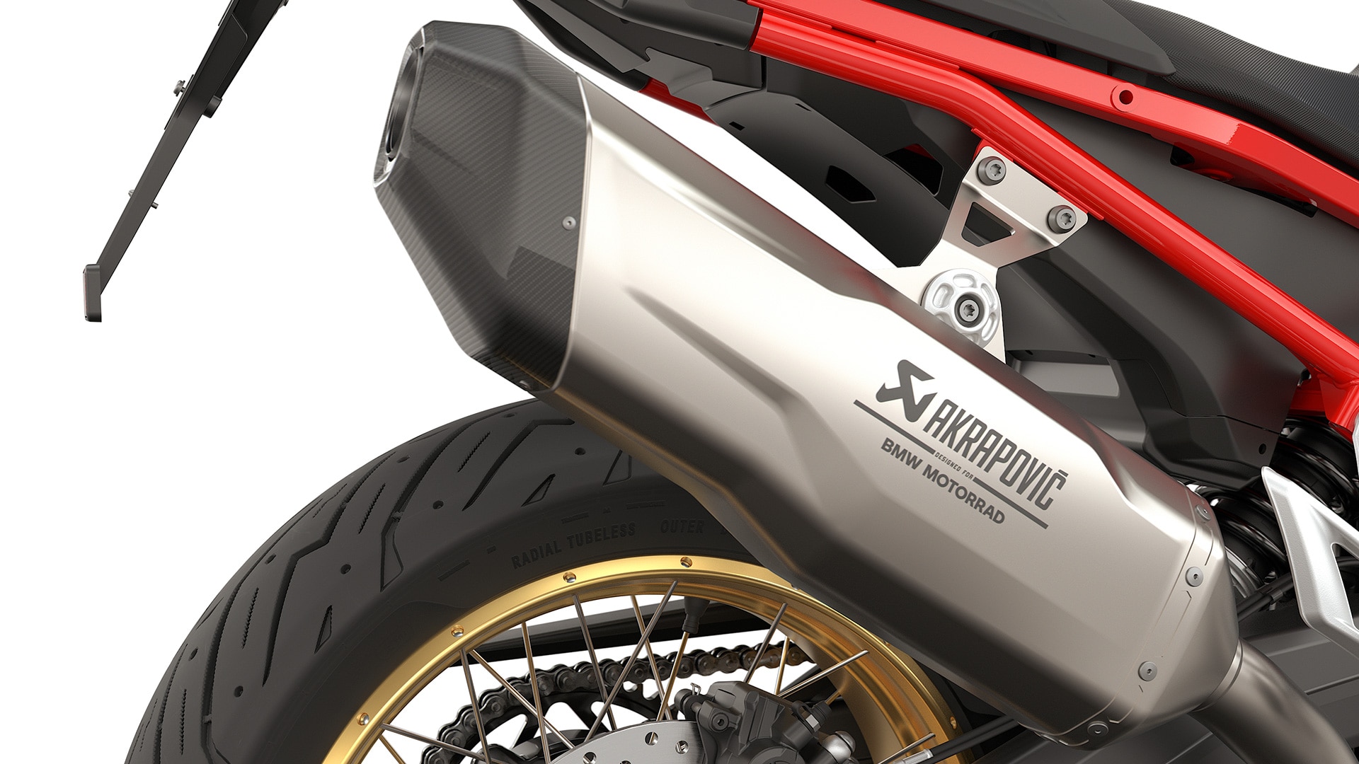 A BMW Motorrad F 900 GS motorja Akrapovič hátsó kipufogódobbal