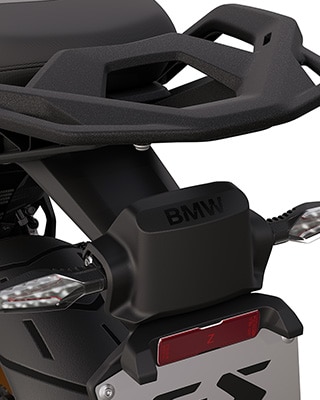 A BMW R 1300 GS Option 719 Tramuntana motor integrált irányjelzőkkel és hátsó radarral