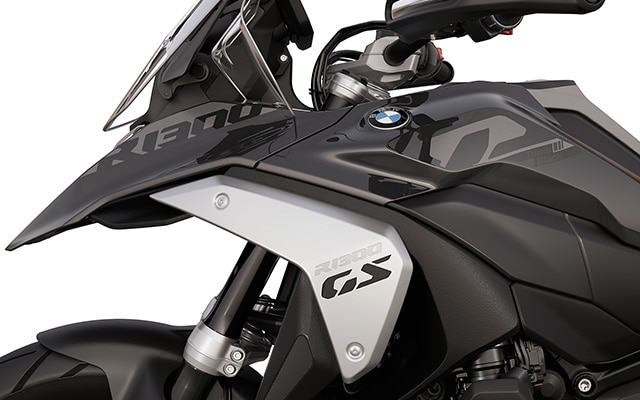 Az BMW Motorrad R 1300 GS modelljének „Triple Black” felirata