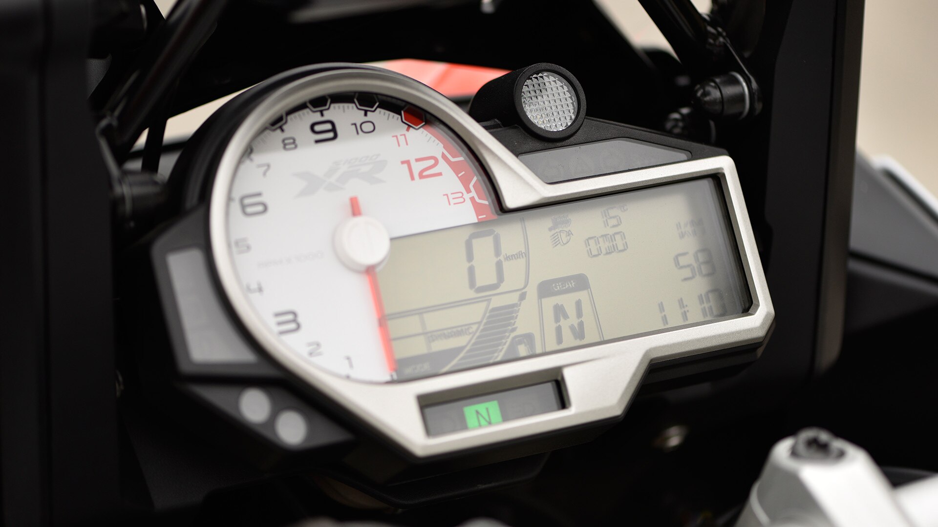 S 1000 XR többfunkciós műszeregység.
