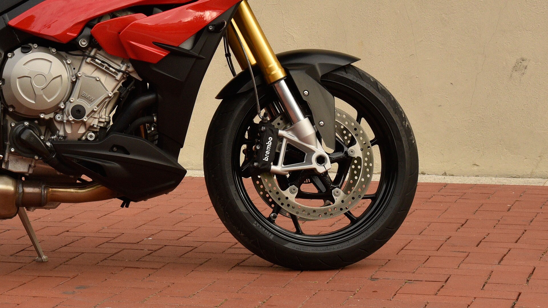 S 1000 XR öntött alumíniumból készült kerekek ferde szeleppel