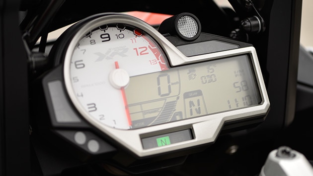 S 1000 XR többfunkciós műszeregység.