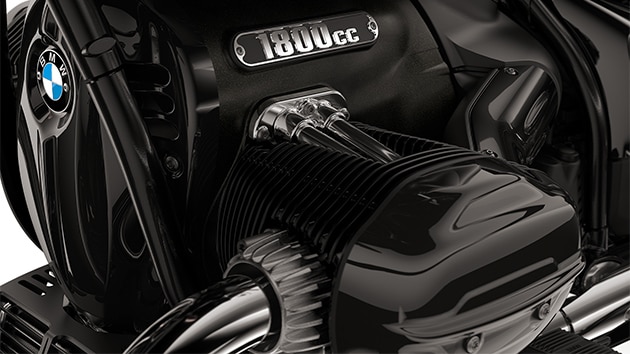 Az R 18 B impozáns boxermotorja