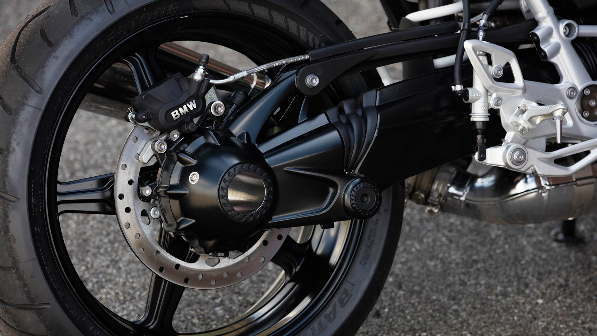 R nineT Racer küllős öntött kerekek