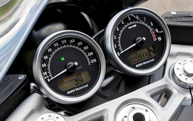 R nineT Racer fordulatszámmérő