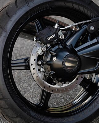 R nineT Racer küllős öntött kerekek