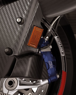 A BMW Motorrad M 1000 RR M Brake Ducts fékcsatornái