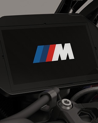 TFT-kijelző a BMW Motorrad M 1000 XR motorjának M indítási animációjával