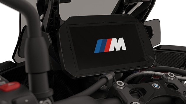 TFT-kijelző a BMW Motorrad M 1000 XR motorjának M indítási animációjával