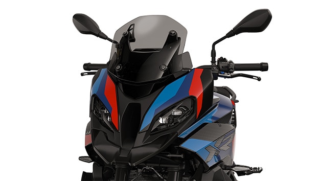 A BMW Motorrad M 1000 XR motorjának sportos elülső része