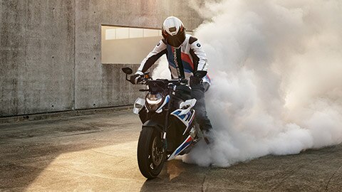 M R burnout közben