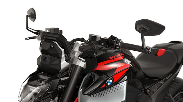 A BMW Motorrad R 1300 R modelljének kormányvégi tükre