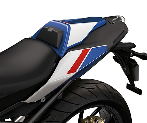 Az R 1250 RS sportos hátsó része