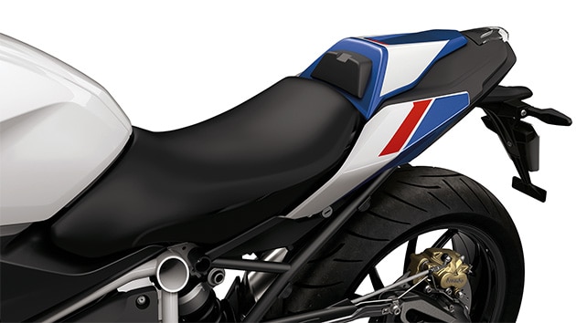 Az R 1250 RS sportos hátsó része