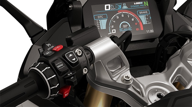A BMW Motorrad R 1300 R modelljének DTC-Shift funkciója