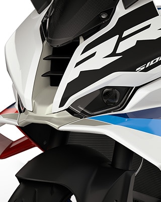 Az S 1000 RR dinamika elölnézete és magas szélvédője