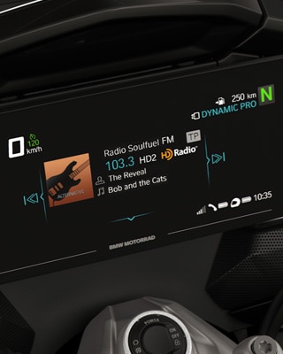 Fókuszban a TFT-kijelző és a K 1600 B boxai.