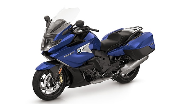 A K 1600 GT Lightwhite uni / Racingblue metallic / Racingred uni fényezéssel.