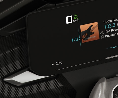 Fókuszban a TFT-kijelző és a K 1600 GT boxai.