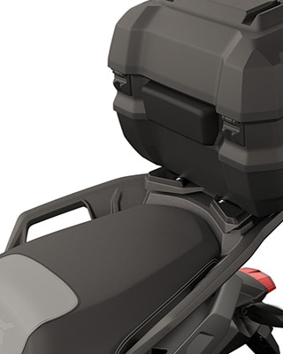Opcionálisan választható csomagtartósín a BMW Motorrad C 400 X modellje számára