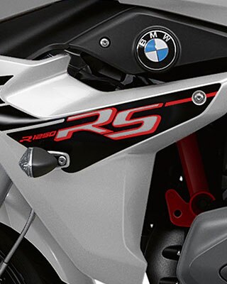 R 1250 RS Style Sport változatban Lightwhite uni színben.
